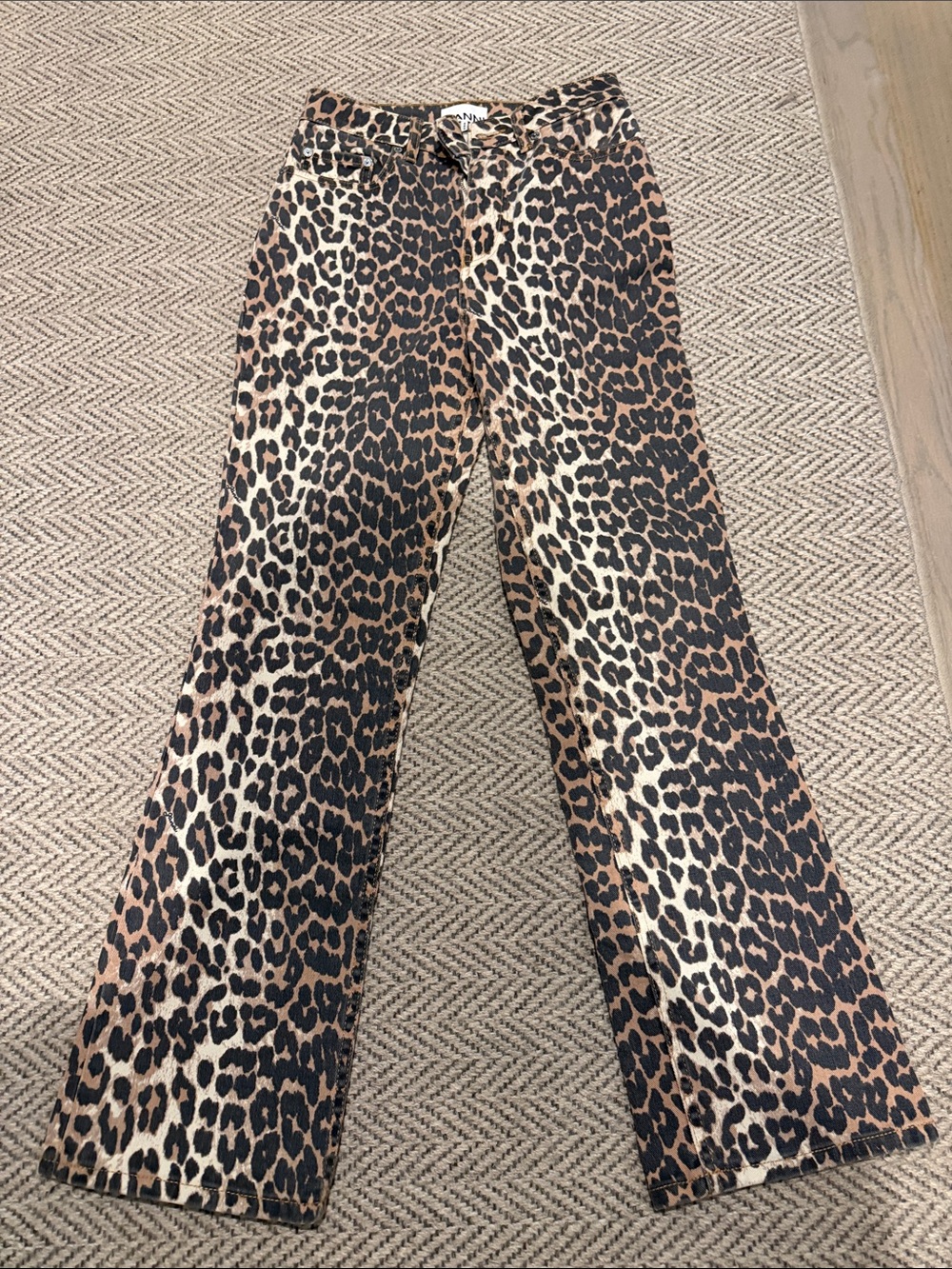 Like new Ganni Betzy women’s.  Print Wide-Leg Jeans in Brown and Black